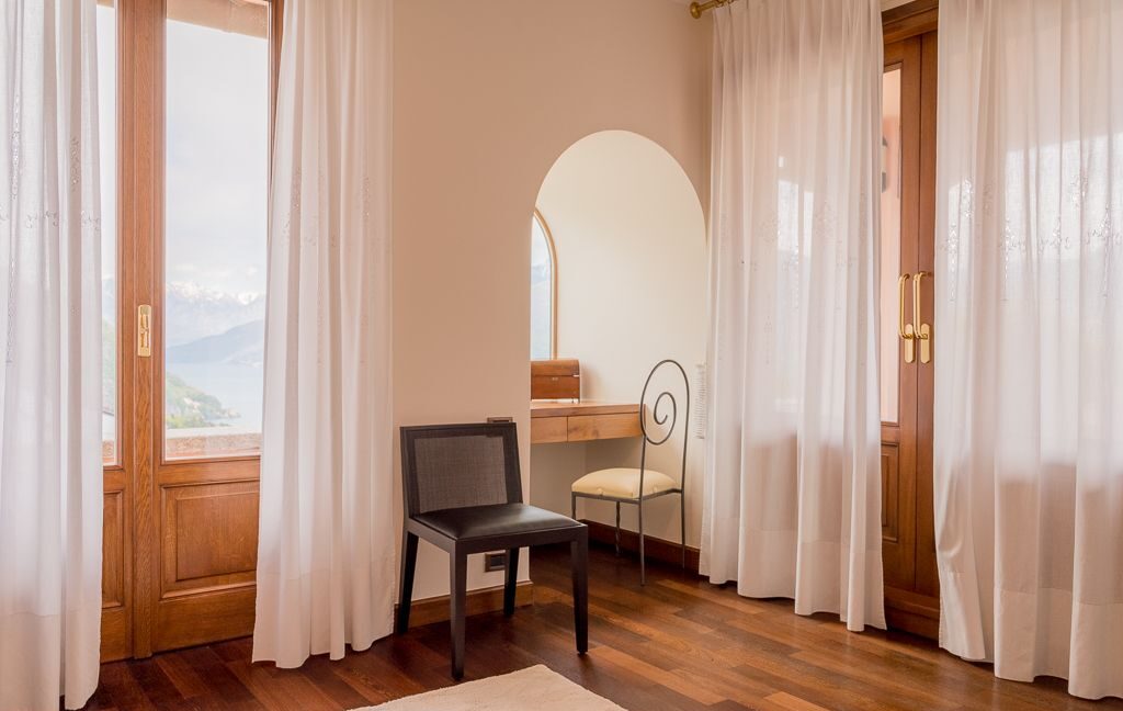 Elegante Villa a Croce con Vista Lago di Como31