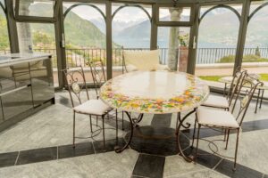 Elegante Villa a Croce con Vista Lago di Como esterno