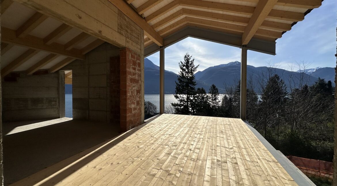 Villa Lake Como Pianello Lario with Land