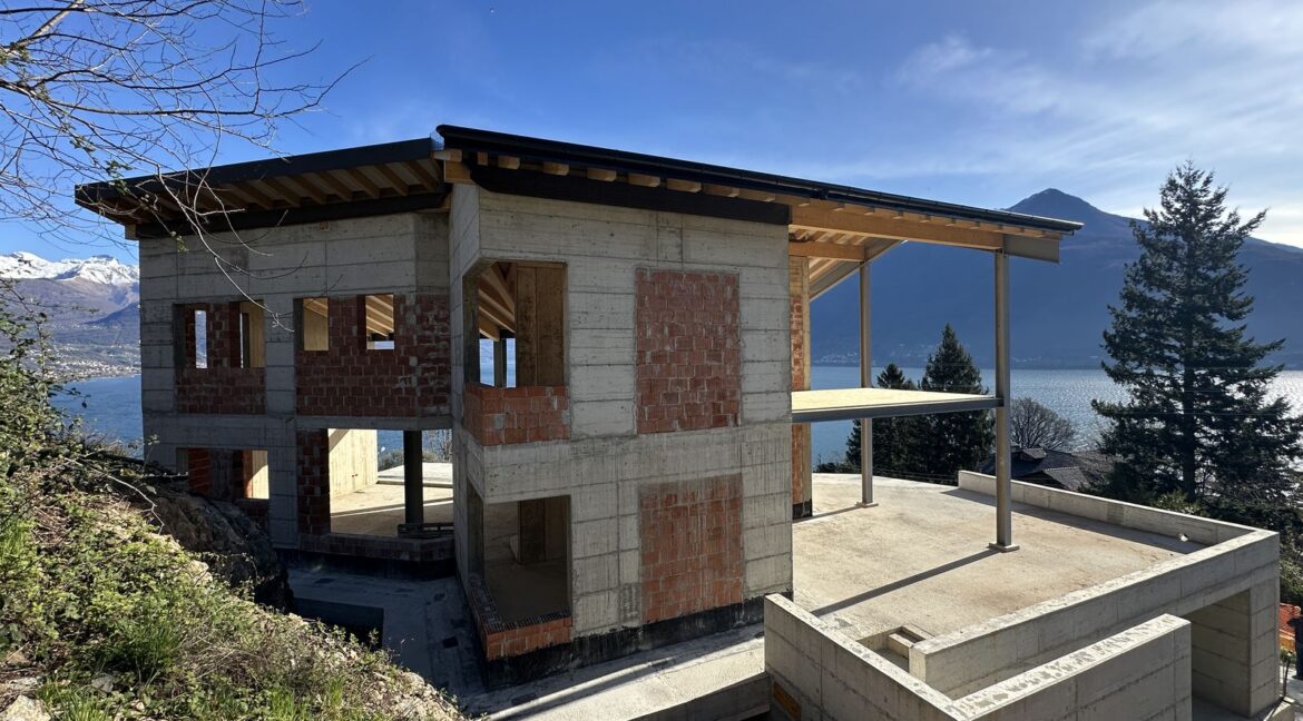 Villa Lake Como Pianello Lario with Land