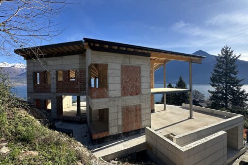 Villa Lake Como Pianello Lario with Land