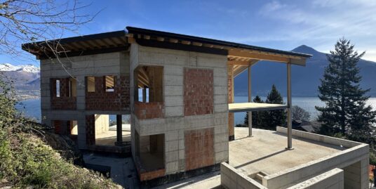 Villa Lake Como Pianello Lario with Land
