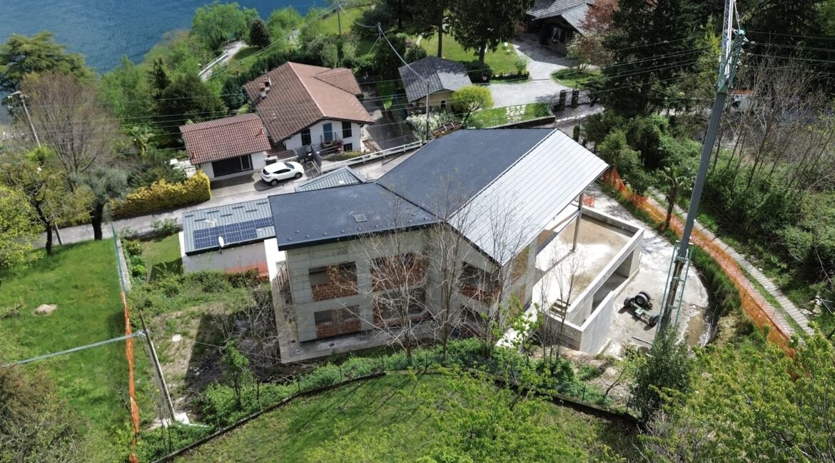Villa Lake Como Pianello Lario with Land
