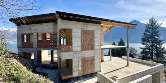 Villa Lake Como Pianello Lario with Land