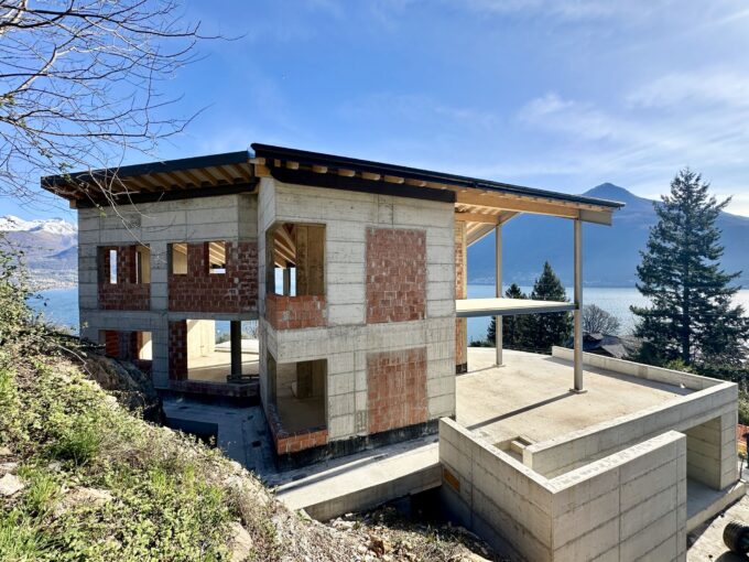 Villa Lake Como Pianello Lario with Land