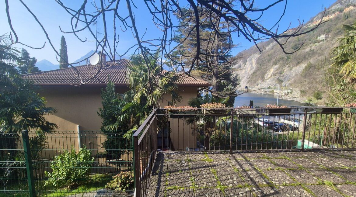 Varenna Apartment with Garden and Garage