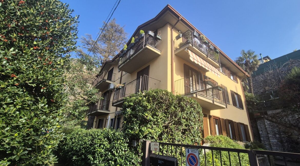 Varenna Apartment with Garden and Garage