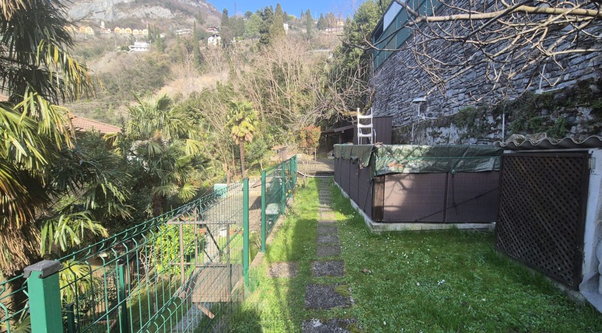 Varenna Apartment with Garden and Garage