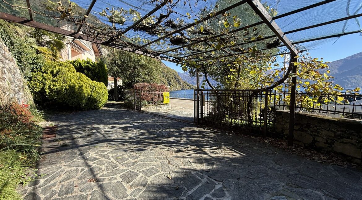 Villa Menaggio with Direct Access to the Lake
