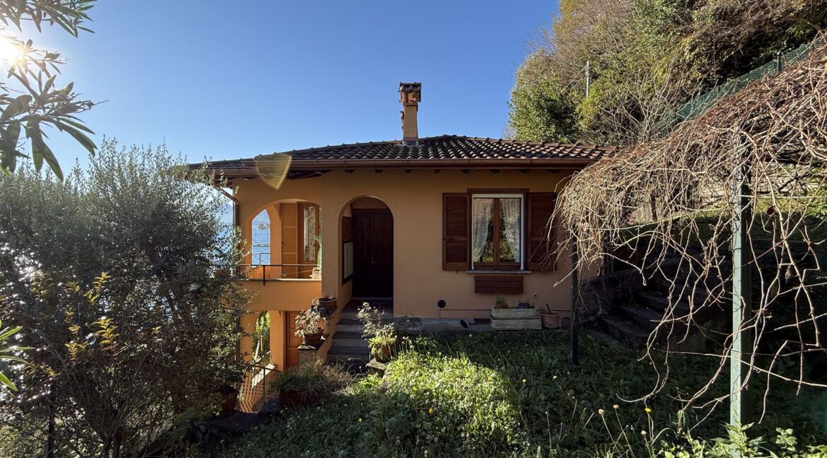 Villa Menaggio with Direct Access to the Lake