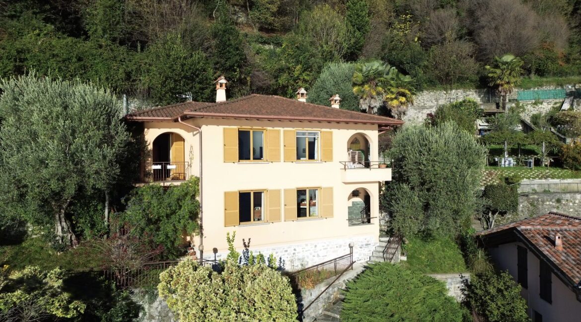 Villa Menaggio with Direct Access to the Lake