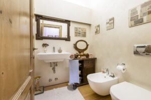 Villa Tremezzo Lake Como - bathroom