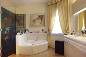 Villa Tremezzo Lake Como - bathroom