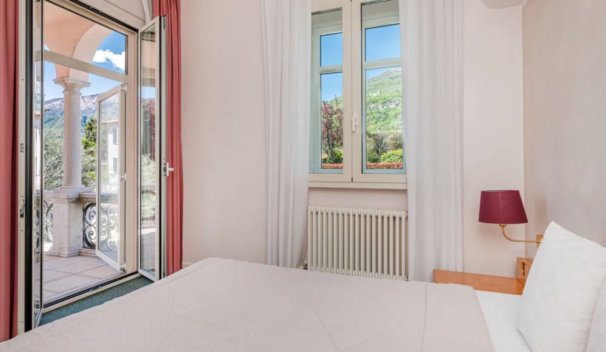 Hotel For Sale Lake Como Gravedona ed Uniti