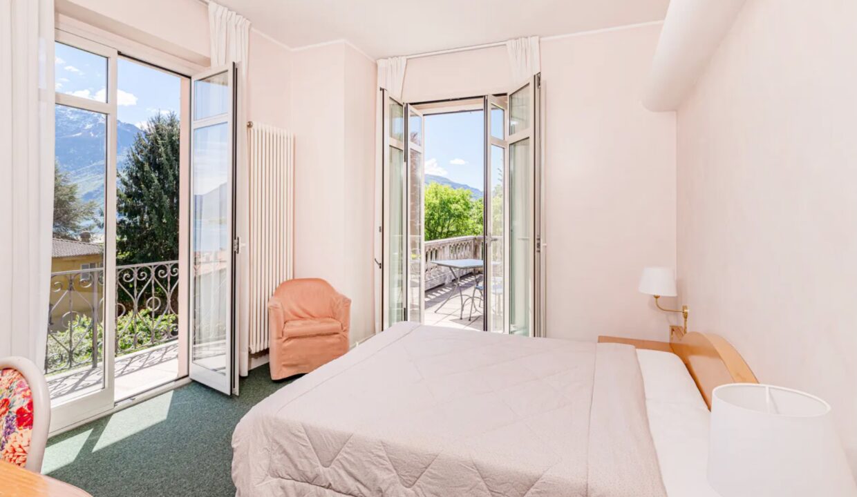 Hotel For Sale Lake Como Gravedona ed Uniti