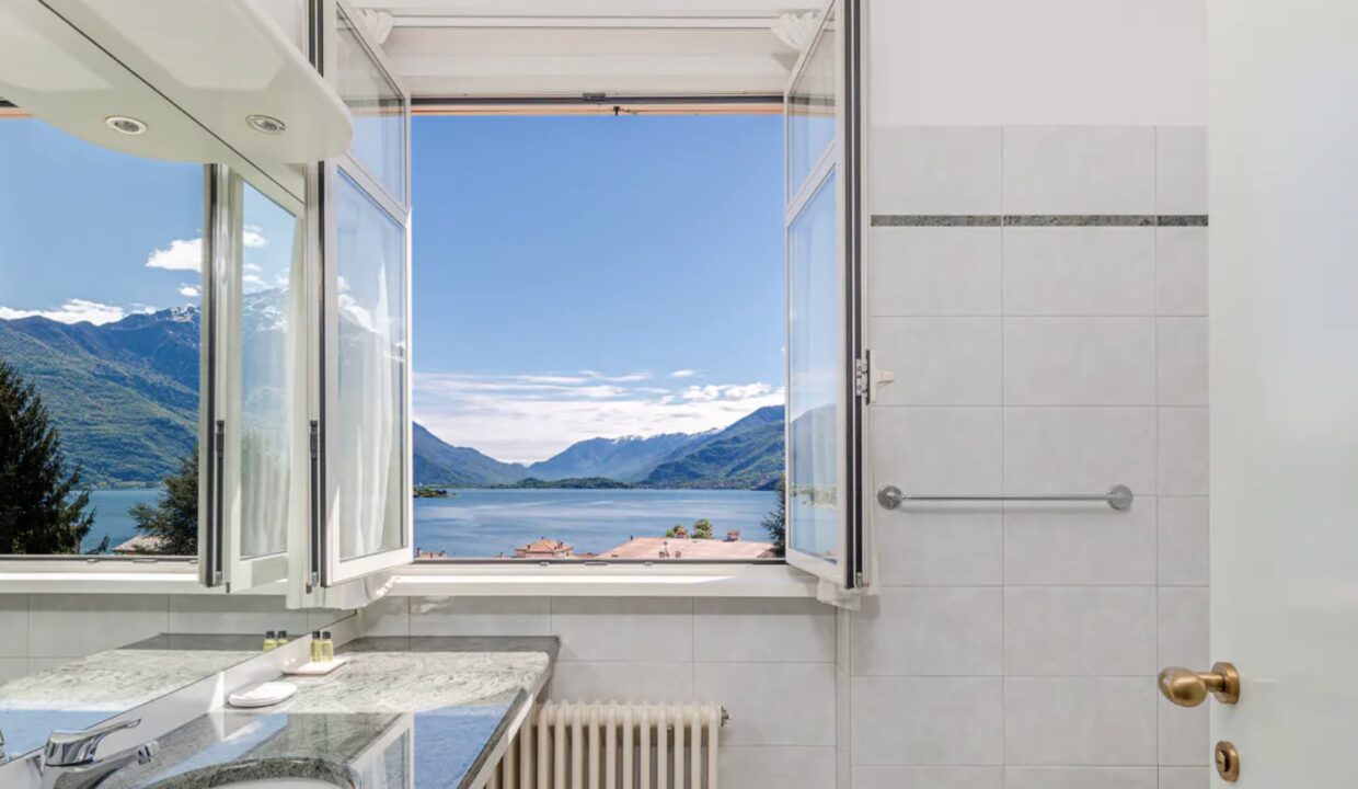Hotel For Sale Lake Como Gravedona ed Uniti