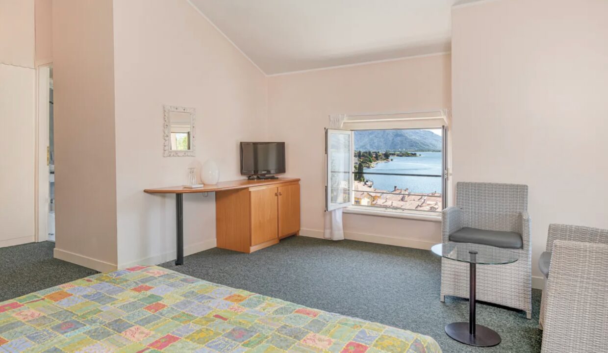 Hotel For Sale Lake Como Gravedona ed Uniti