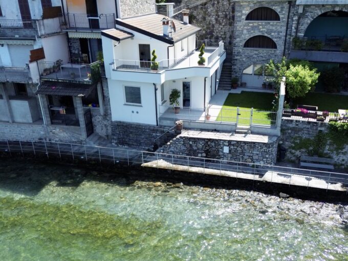 Front Lake Property with Garden Lezzeno