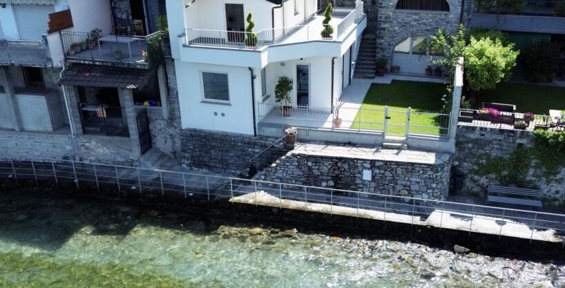 Front Lake Property with Garden Lezzeno