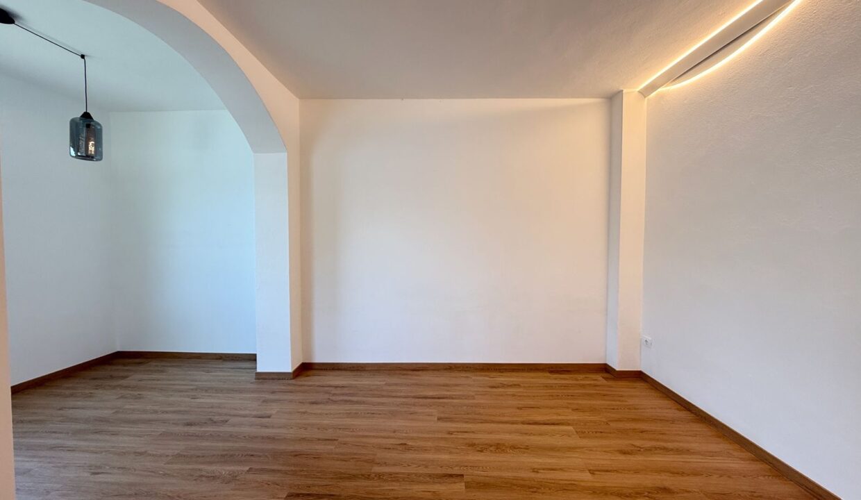 Front Lake Property with Garden Lezzeno