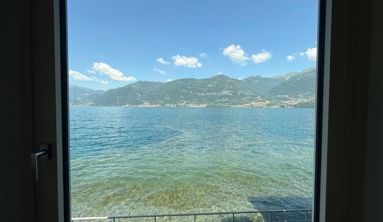 Front Lake Property with Garden Lezzeno
