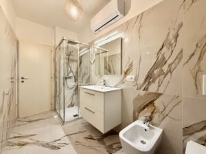 Front Lake Property with Garden Lezzeno
