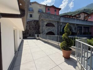 Front Lake Property with Garden Lezzeno