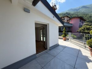 Front Lake Property with Garden Lezzeno