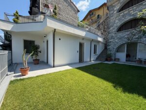 Front Lake Property with Garden Lezzeno