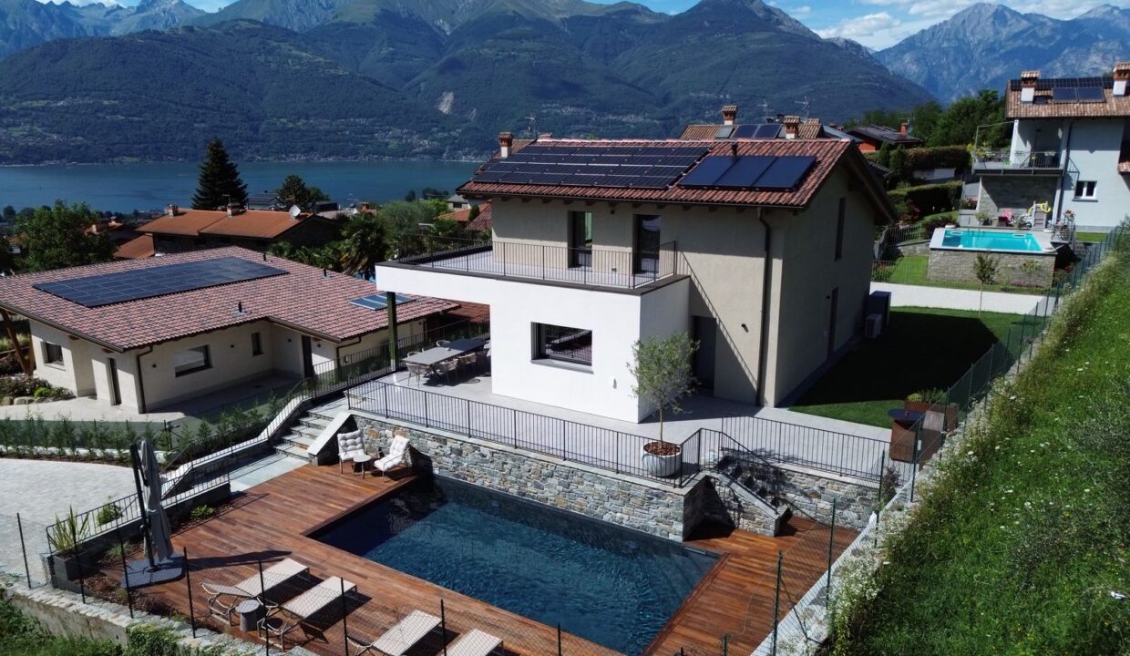 Luxury Villa with Swimming Pool Lake Como Colico