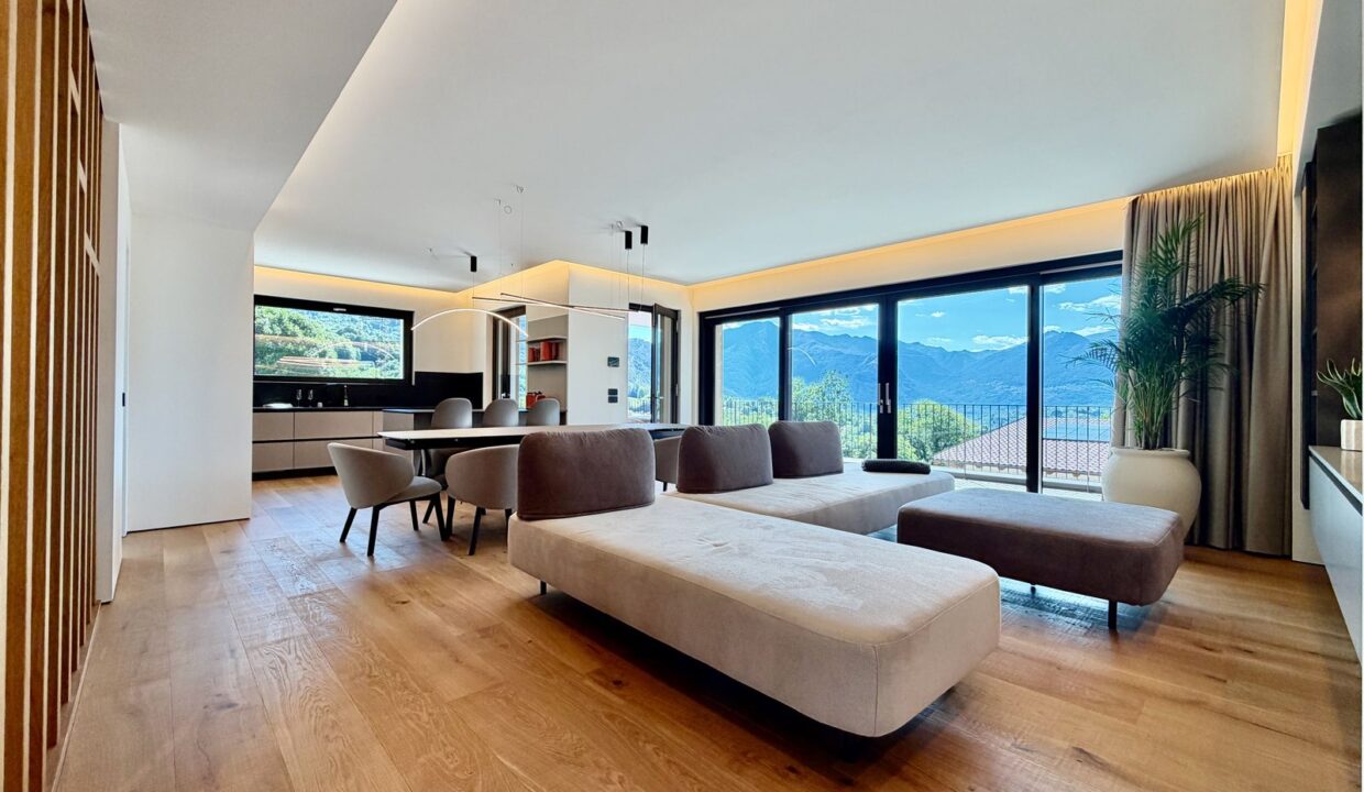 Luxury Villa with Swimming Pool Lake Como Colico