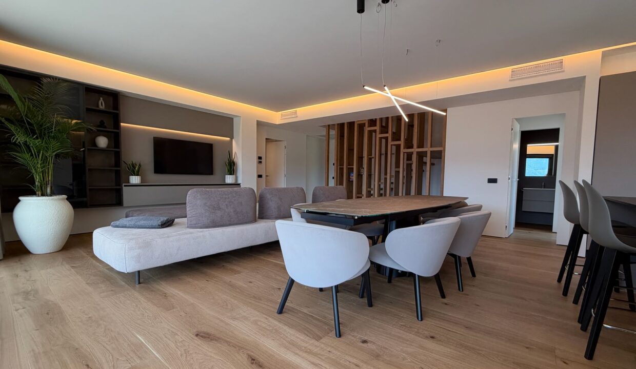 Luxury Villa with Swimming Pool Lake Como Colico