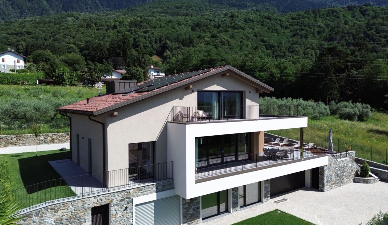 Luxury Villa with Swimming Pool Lake Como Colico