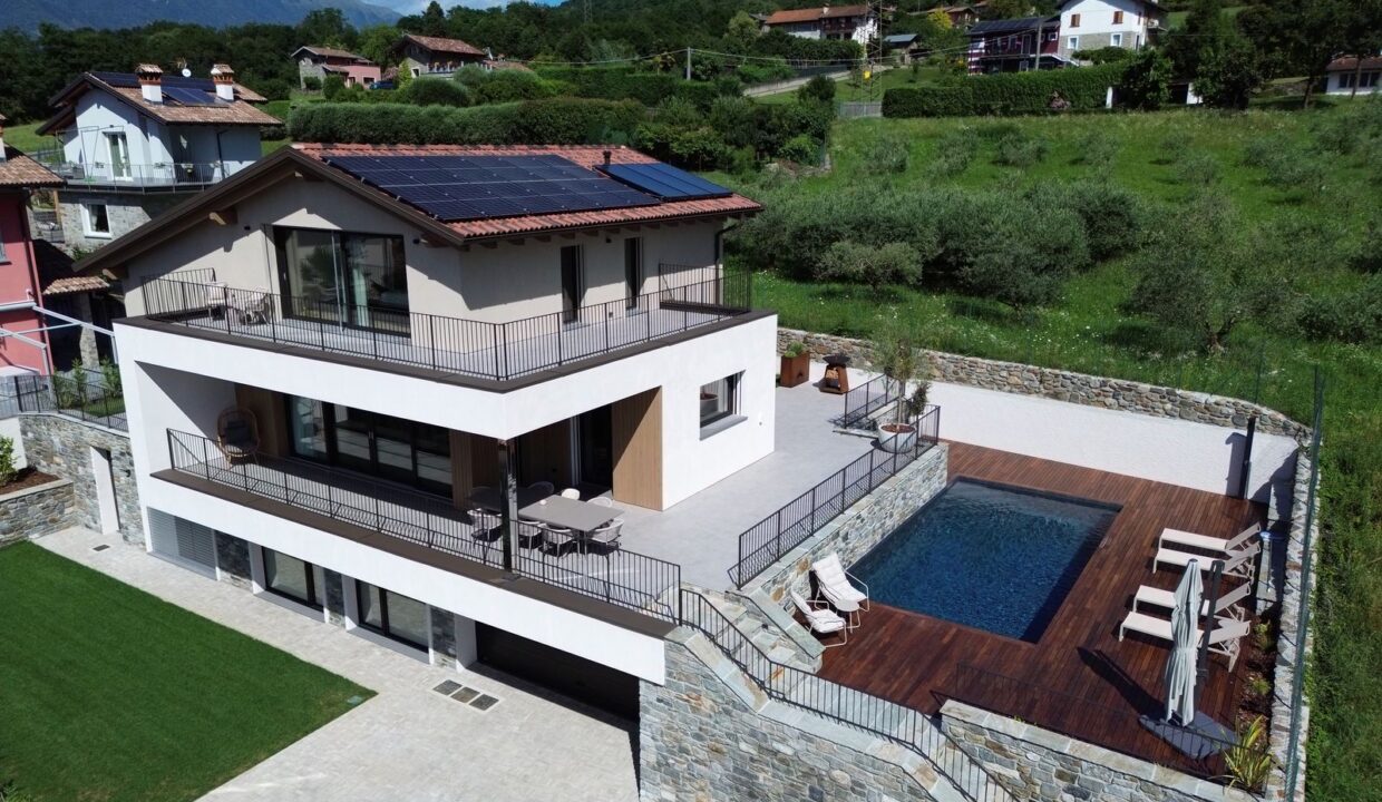 Luxury Villa with Swimming Pool Lake Como Colico