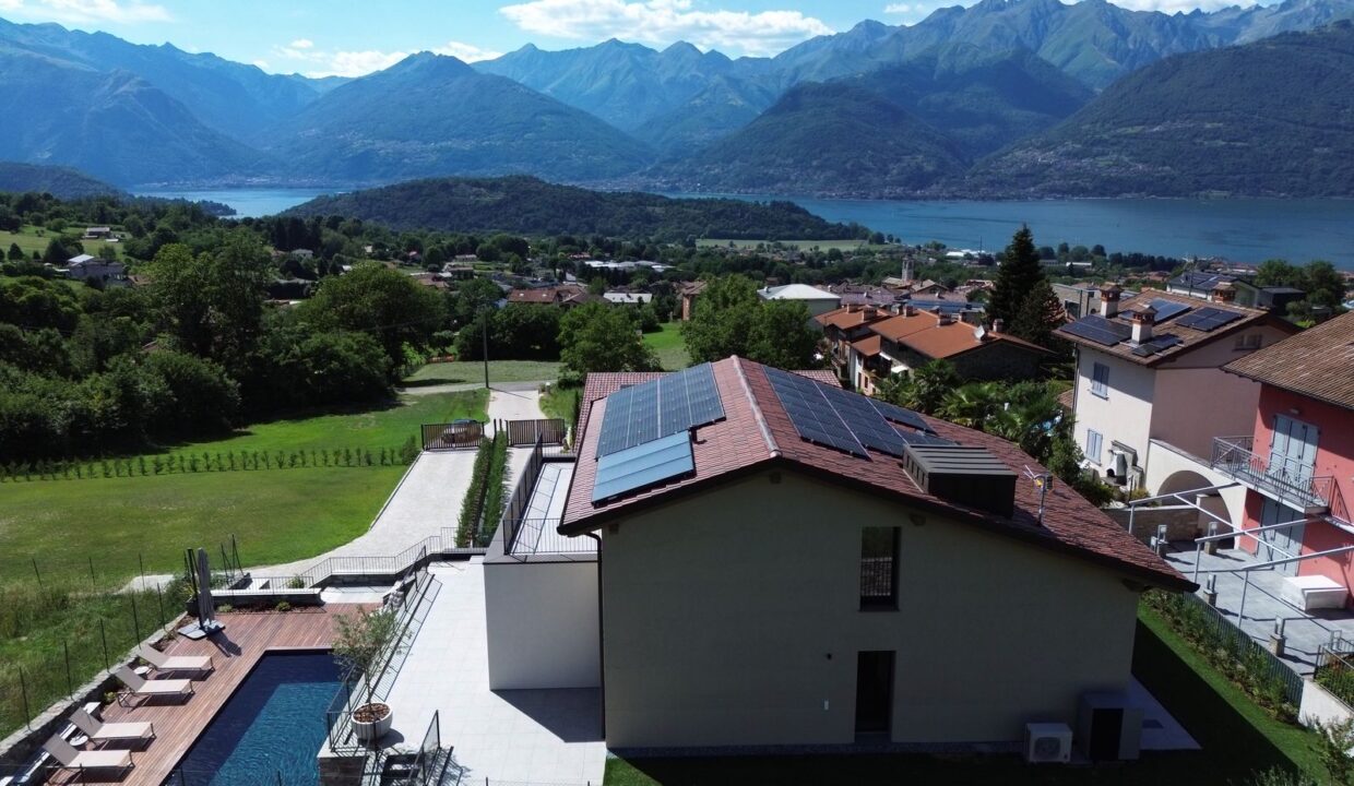 Luxury Villa with Swimming Pool Lake Como Colico