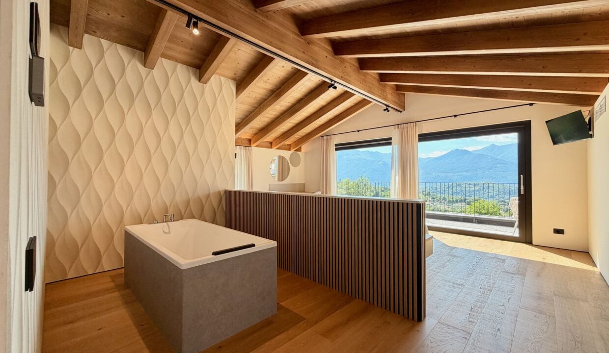 Luxury Villa with Swimming Pool Lake Como Colico