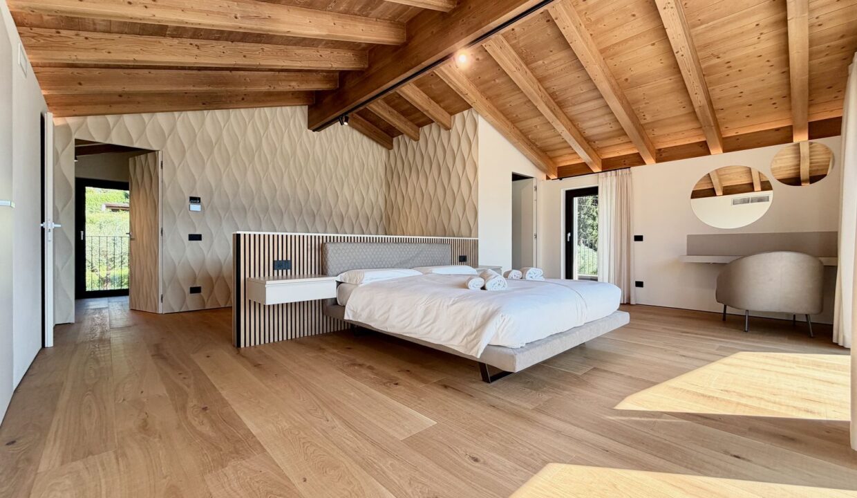 Luxury Villa with Swimming Pool Lake Como Colico