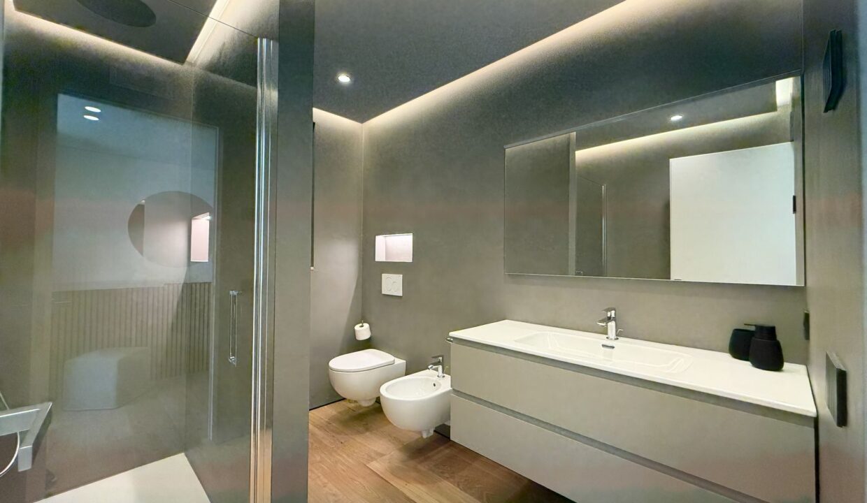 Luxury Villa with Swimming Pool Lake Como Colico