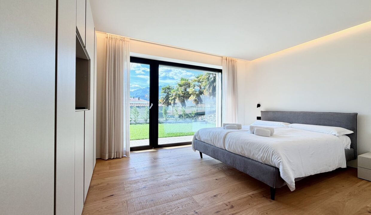 Luxury Villa with Swimming Pool Lake Como Colico