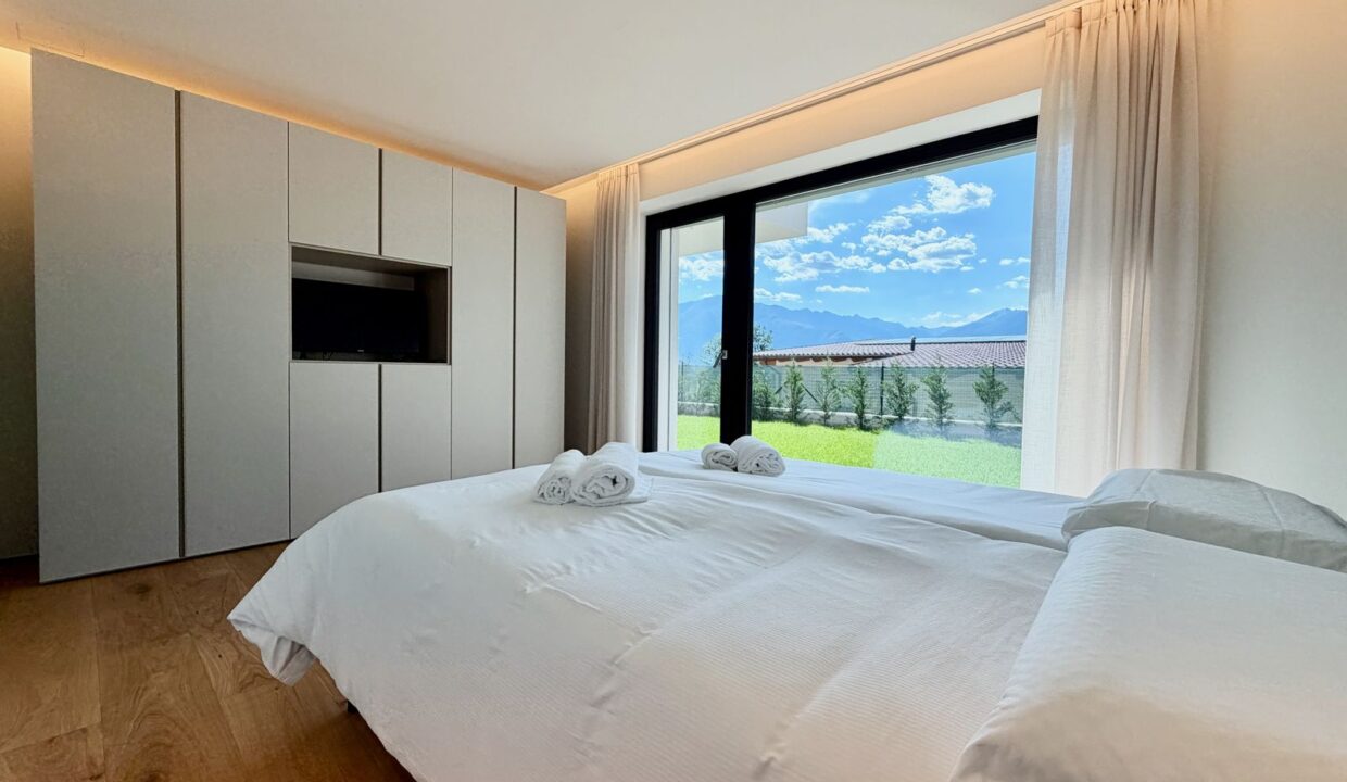 Luxury Villa with Swimming Pool Lake Como Colico