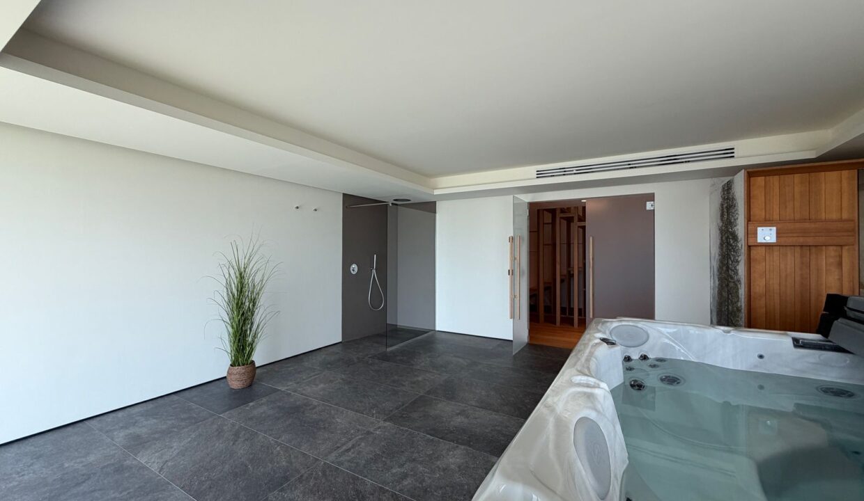 Luxury Villa with Swimming Pool Lake Como Colico