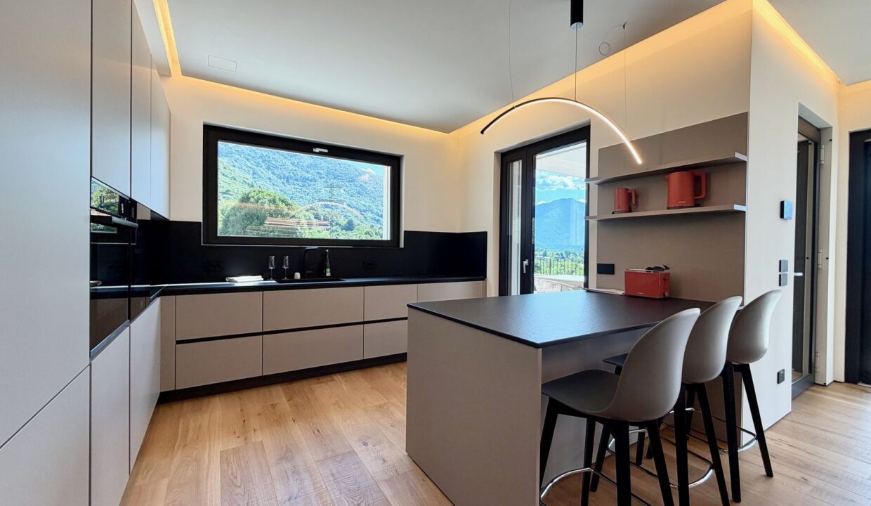 Luxury Villa with Swimming Pool Lake Como Colico