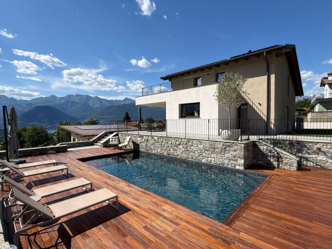 Luxury Villa with Swimming Pool Lake Como Colico