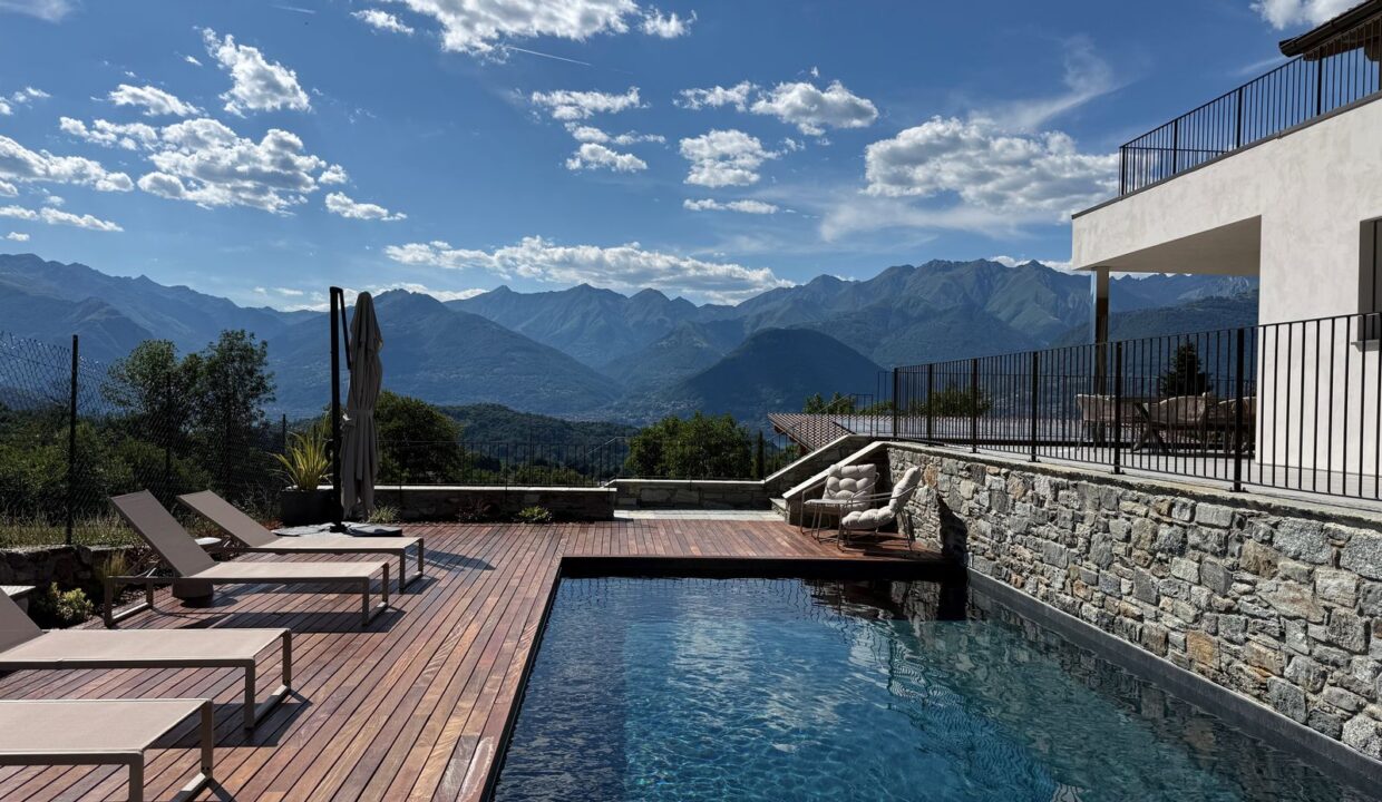 Luxury Villa with Swimming Pool Lake Como Colico