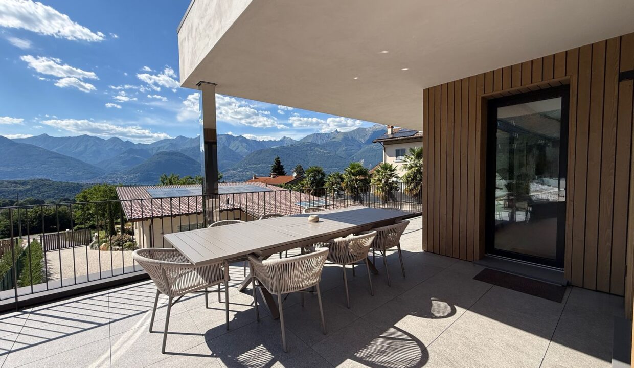 Luxury Villa with Swimming Pool Lake Como Colico
