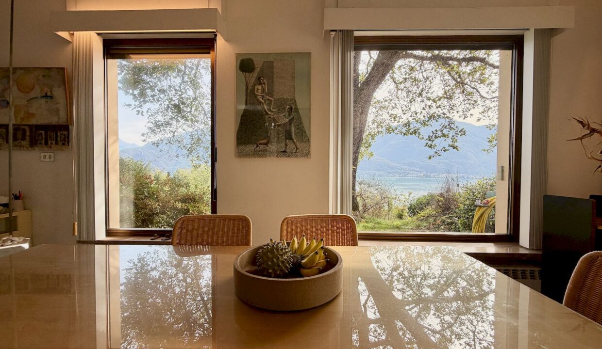 Villa with Swimming Pool, Garden and Lake View - Pianello Lario