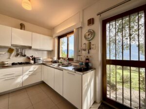 Villa with Swimming Pool, Garden and Lake View - Pianello Lario