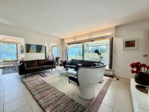Villa with Swimming Pool, Garden and Lake View - Pianello Lario