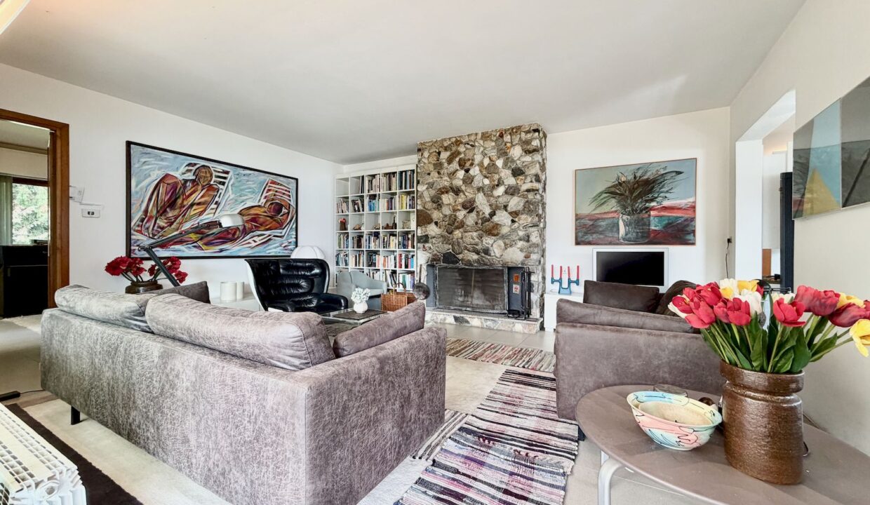 Villa with Swimming Pool, Garden and Lake View - Pianello Lario