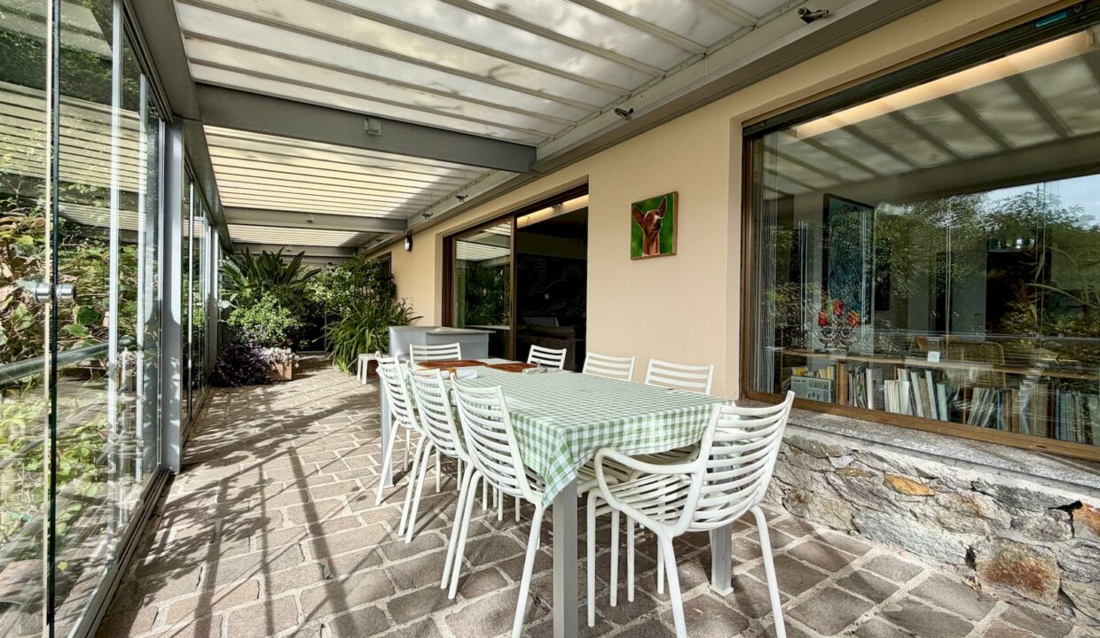 Villa with Swimming Pool, Garden and Lake View - Pianello Lario